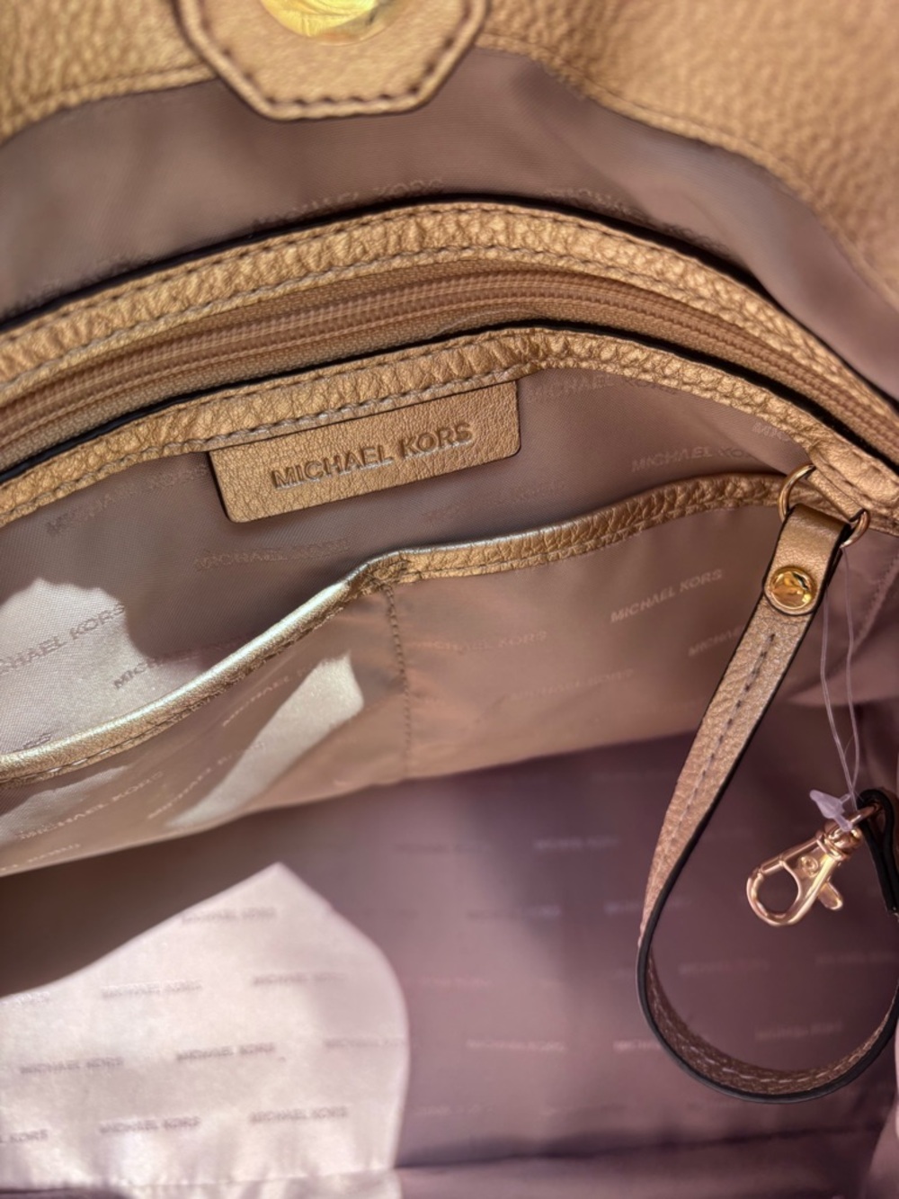 🎉NWT🎉 Metallic Gold Leather Tote Bag with Tassel - Picture 11 of 15